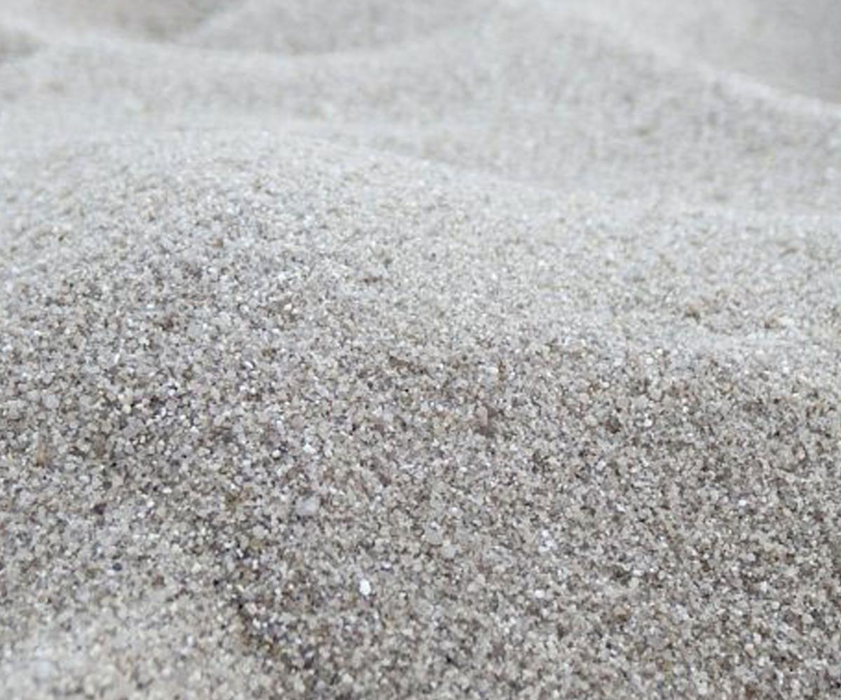 Glass grade silica sand for glass production